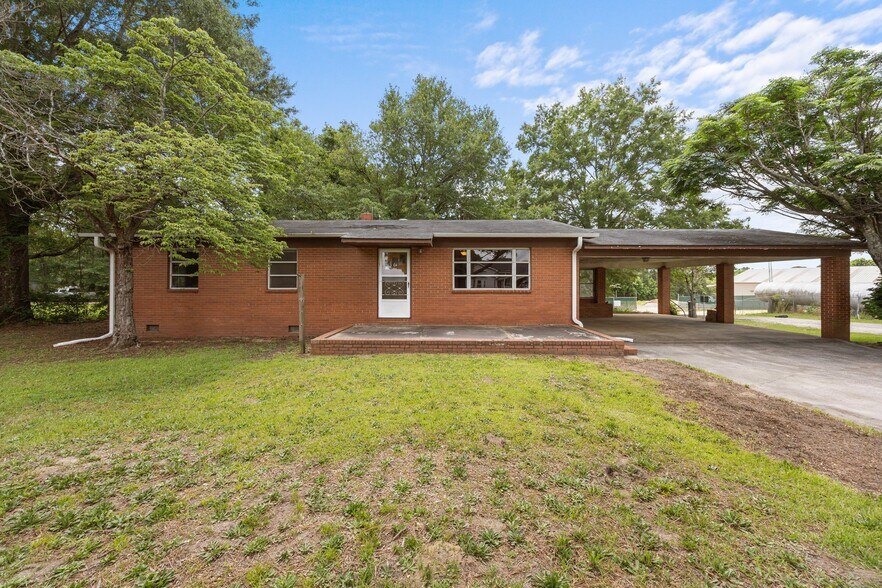 1085 Old US 421, Lillington, NC à vendre - Photo de l’immeuble – Image 2 sur 63
