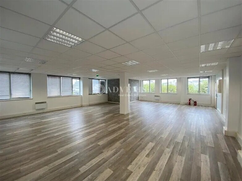 Bureau dans Neuilly-Plaisance à vendre - Photo intérieure – Image 3 sur 6