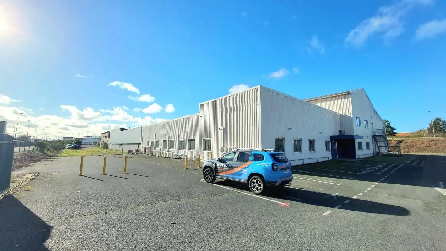 Local commercial dans JAUNAY-CLAN à vendre Photo de l’immeuble– Image 1 sur 7