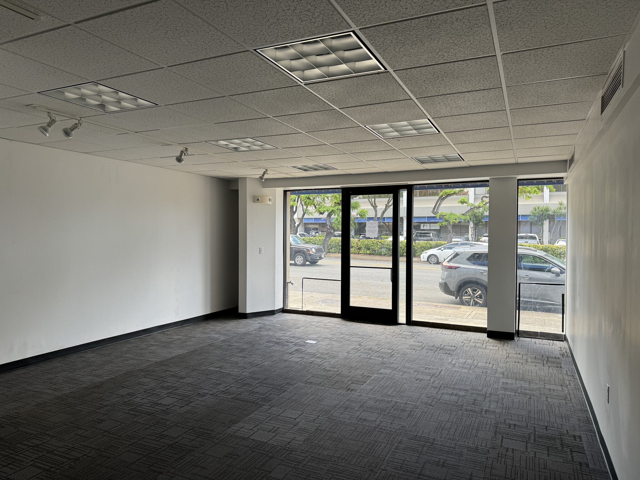 98-1238 Kaahumanu St, Pearl City, HI à louer Photo intérieure– Image 1 sur 6