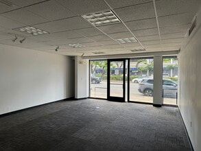 98-1238 Kaahumanu St, Pearl City, HI à louer Photo intérieure– Image 1 sur 6