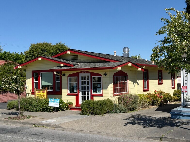 720 E Washington St, Petaluma, CA à vendre - Photo de l’immeuble – Image 2 sur 42