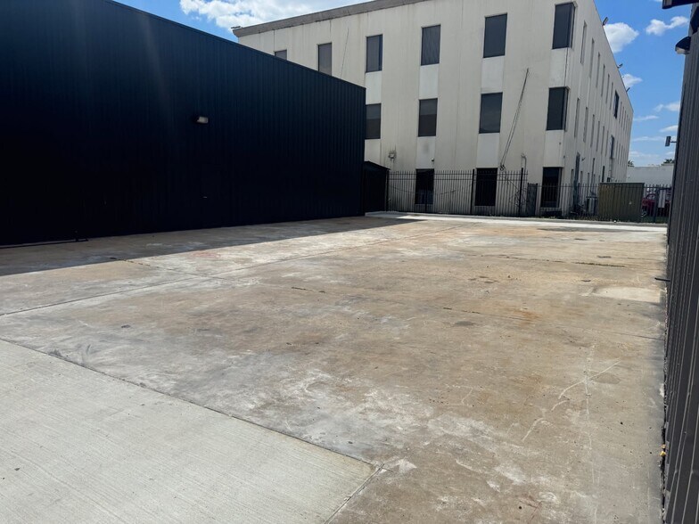 6242 Richmond Ave, Houston, TX à louer - Photo de l’immeuble – Image 3 sur 5