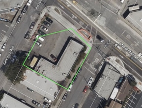 2950 Middlefield Rd, Redwood City, CA à louer Photo de l’immeuble– Image 2 sur 2