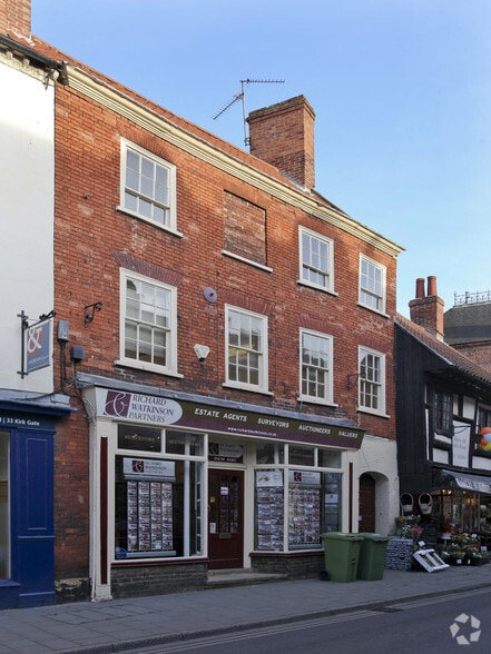 35-35A Kirk Gate, Newark à louer - Photo principale – Image 1 sur 6