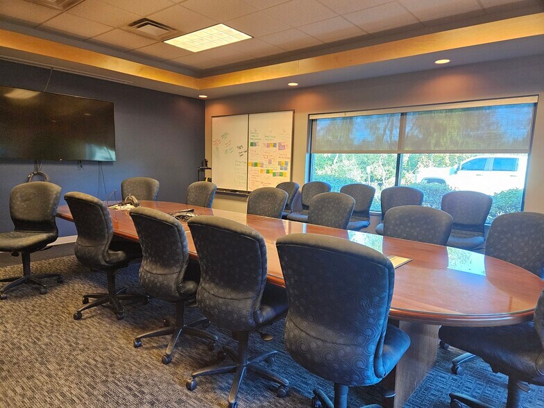 3500 Contractors Dr, Midland, MI à vendre - Photo intérieure – Image 1 sur 32