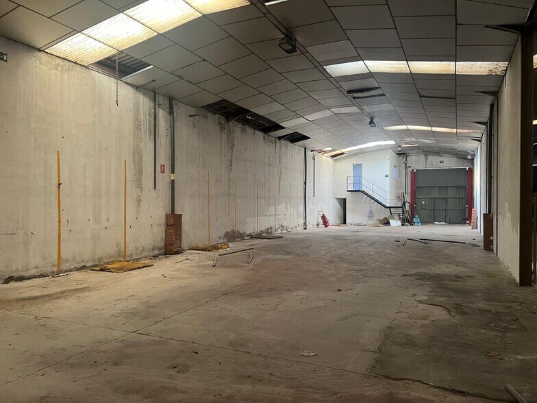 Industriel/Logistique dans Meco, Madrid à vendre - Photo de l’immeuble – Image 2 sur 16