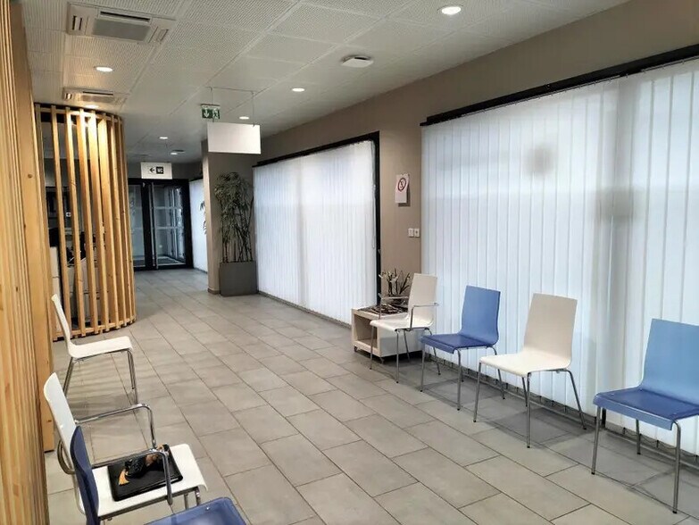 9 Rue Kerkeni, Arbent à louer - Photo intérieure – Image 1 sur 6