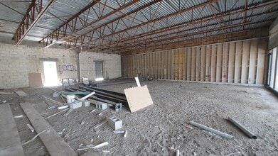 7443-7495 N University Dr, Tamarac, FL à louer Photo intérieure– Image 2 sur 2