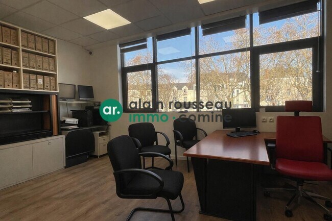 Plus de détails pour Bureau à louer
