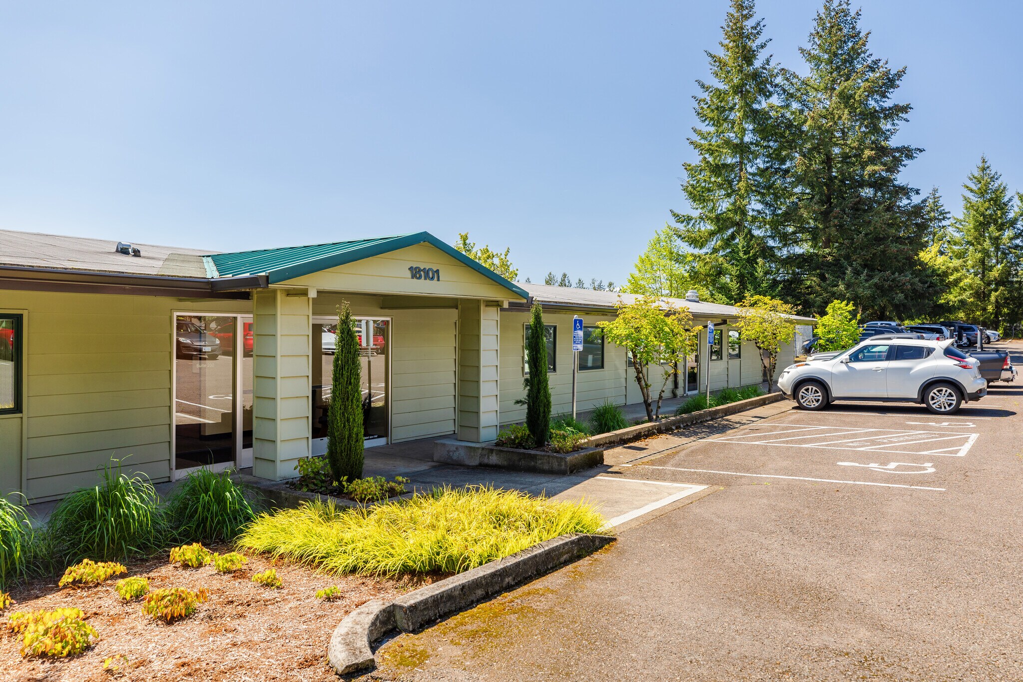 18151-18199 SW Boones Ferry Rd, Tualatin, OR à louer Photo de l’immeuble– Image 1 sur 13