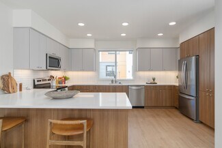 Plus de détails pour 3405 SE Reed Dr, Hillsboro, OR - Local commercial à louer