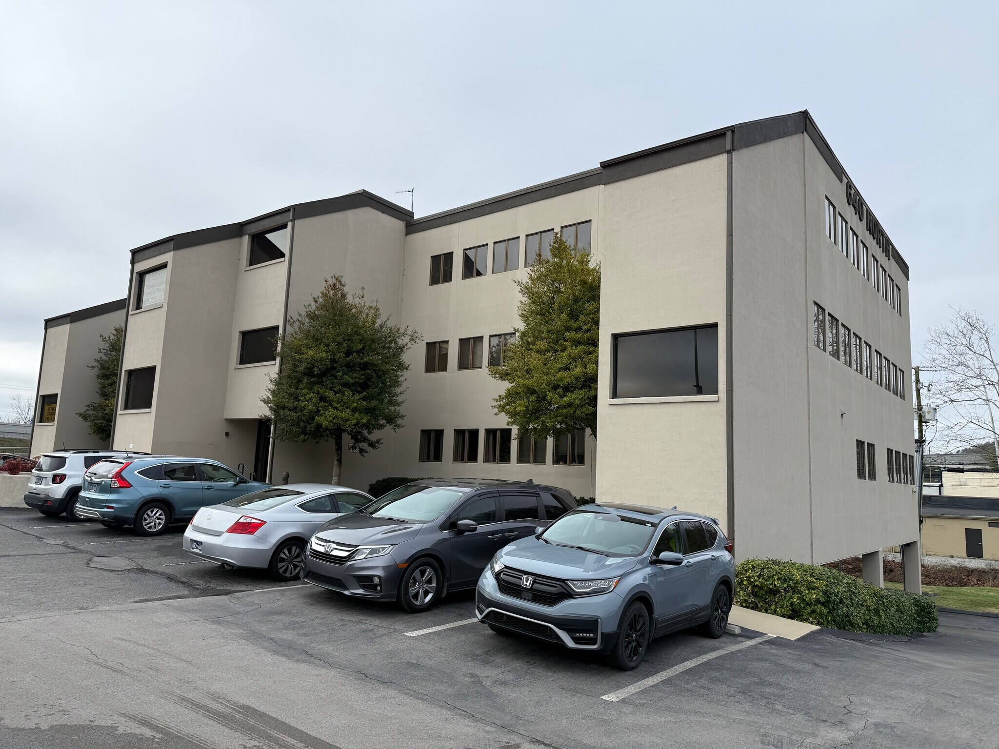 2606 N Greenway Dr, Knoxville, TN à louer Photo principale– Image 1 sur 21