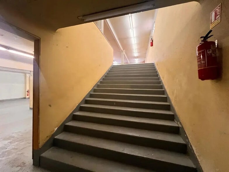 Industriel/Logistique dans Paris à vendre - Photo de l’immeuble – Image 2 sur 4