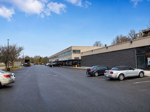 640-650 King St E, Oshawa, ON à louer Photo intérieure– Image 2 sur 25