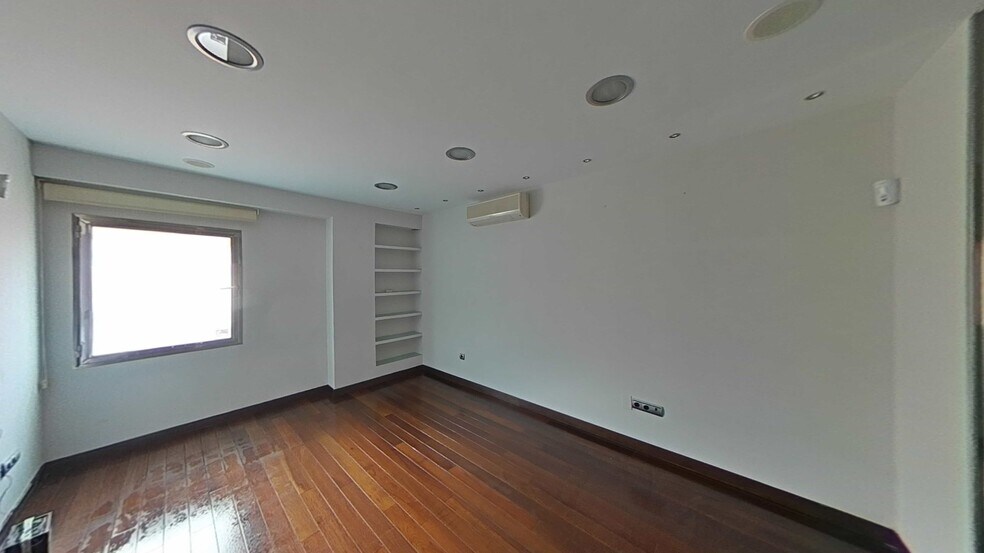 Bureau dans Valladolid à vendre - Photo de l’immeuble – Image 2 sur 24