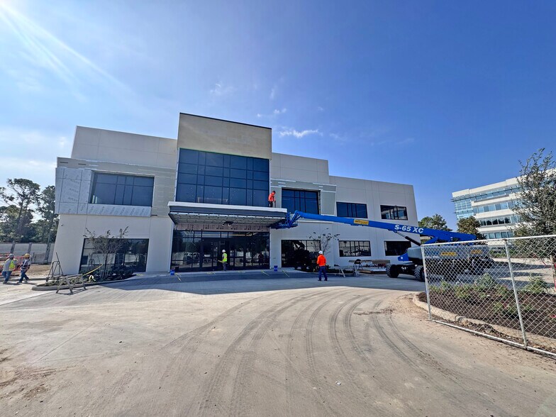 19135 Katy fwy, Houston, TX à louer - Photo de l’immeuble – Image 2 sur 8