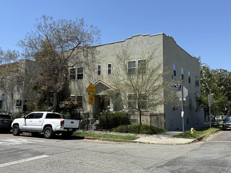 881 N Oxford Ave, Los Angeles, CA à vendre - Photo de l’immeuble – Image 1 sur 14