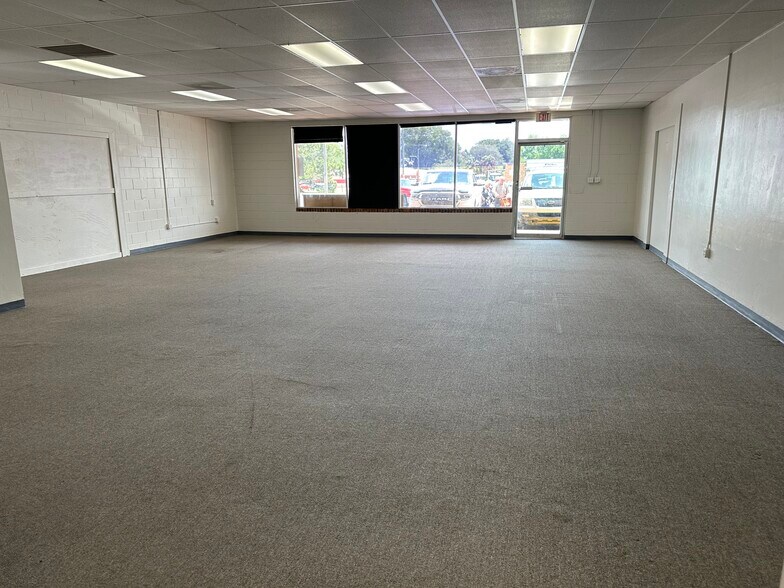 120-206 N Main St, Chiefland, FL à louer - Photo de l’immeuble – Image 3 sur 13
