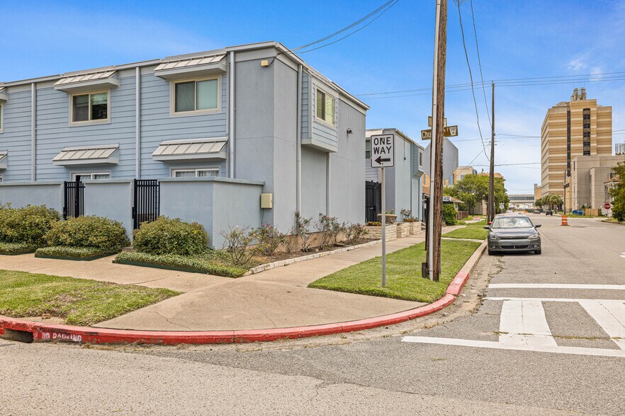 525 11th St, Galveston, TX à vendre - Photo de l’immeuble – Image 2 sur 22