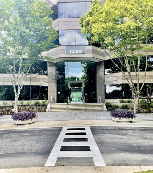 1200 Corporate Dr, Hoover, AL à louer - Photo de l’immeuble – Image 2 sur 9