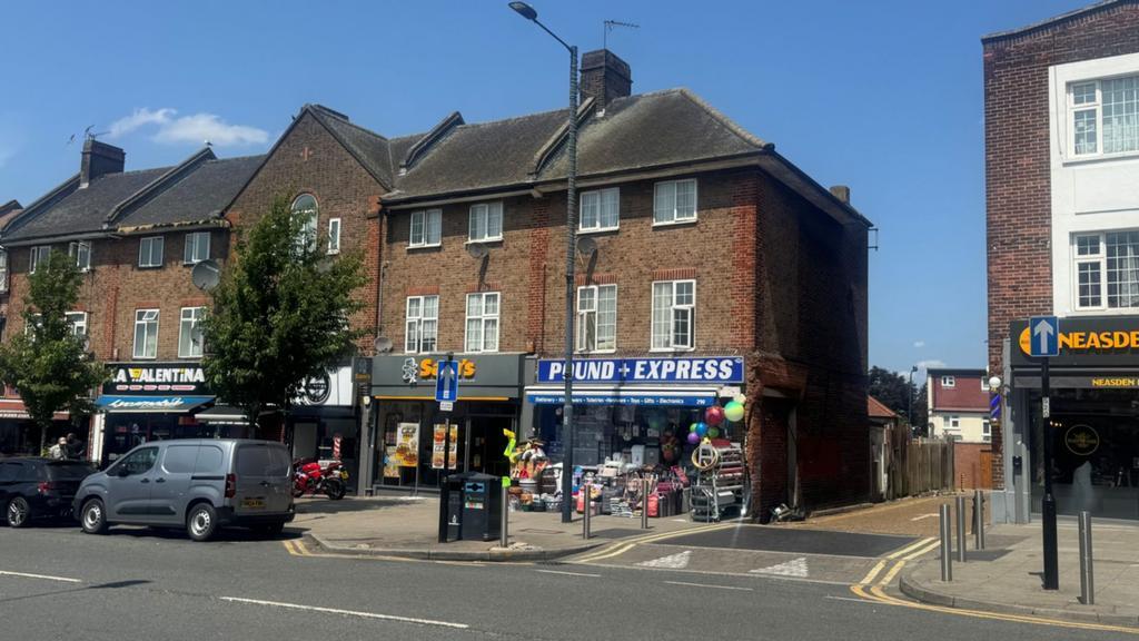 290 Neasden Ln, Londres à louer Photo de l’immeuble– Image 1 sur 10