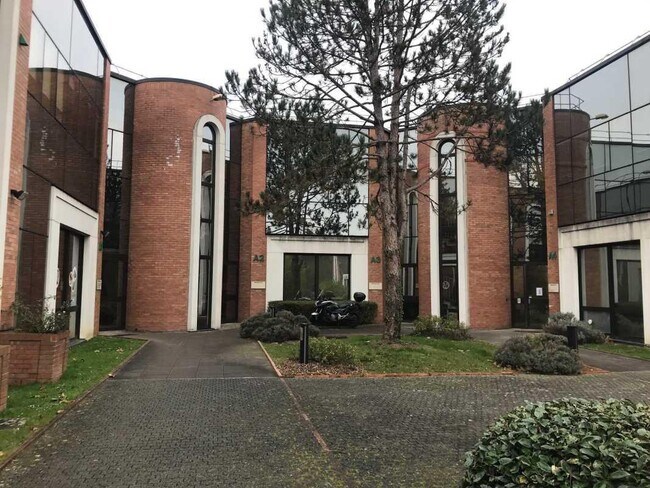 Plus de détails pour 21 Rue Albert Calmette, Jouy-en-Josas - Bureau à louer