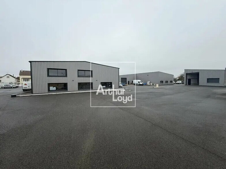 Local d'activités dans Varennes-sur-Seine à vendre - Photo de l’immeuble – Image 1 sur 9