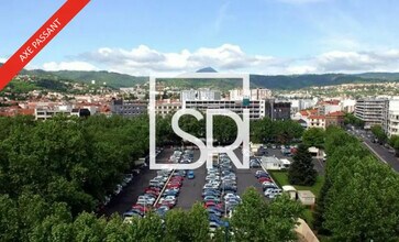 Clermont-Ferrand, PDD - Vue aérienne  vue de carte