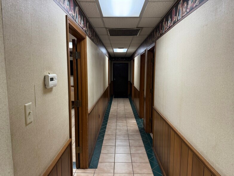 2015 S Main St, Stuttgart, AR à vendre - Photo de l’immeuble – Image 3 sur 58