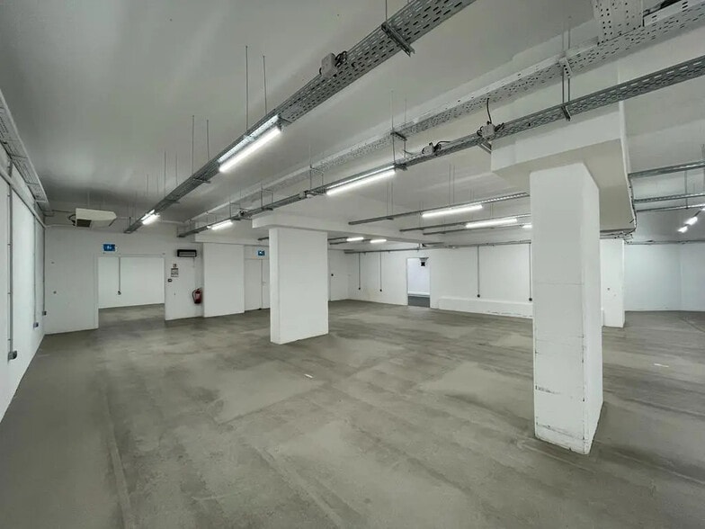 Local d'activités dans Marseille à vendre - Photo intérieure – Image 2 sur 7