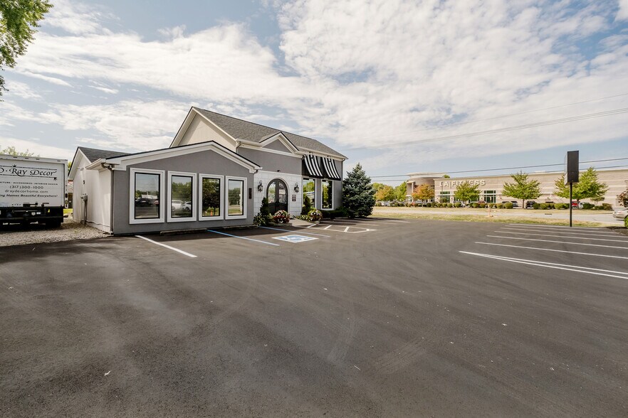 1799 Michele Ln, Greenwood, IN à vendre - Photo de l’immeuble – Image 3 sur 36