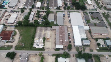 5800 Centralcrest St, Houston, TX à louer Photo de l’immeuble– Image 2 sur 4