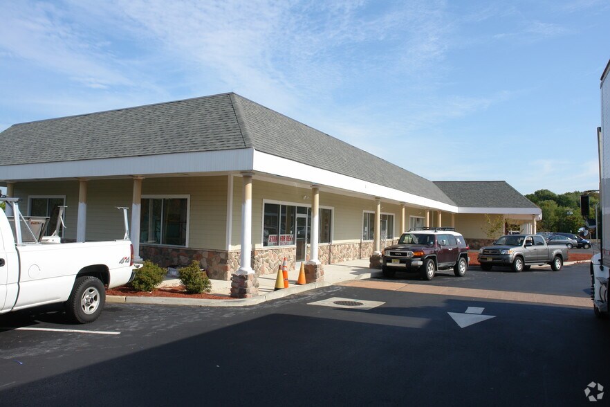 400 US Highway 130, East Windsor, NJ à louer - Photo de l’immeuble – Image 3 sur 4