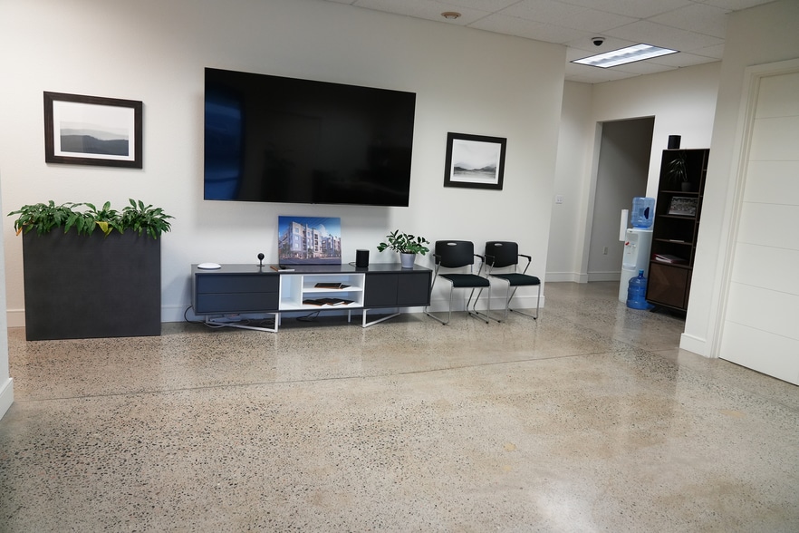 3001 E St, Sacramento, CA à louer - Hall d’entrée – Image 2 sur 12