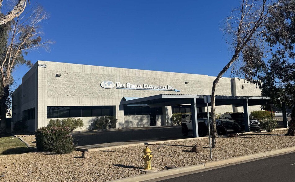 222 W Lone Cactus Dr, Phoenix, AZ à louer - Photo de l’immeuble – Image 2 sur 4