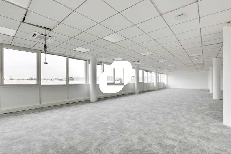 Bureau dans Argenteuil à louer - Photo de l’immeuble – Image 2 sur 26