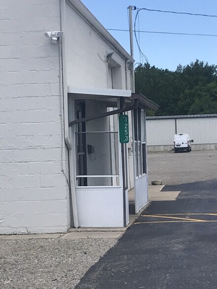 1251 N Cole St, Lima, OH à vendre - Photo de l’immeuble – Image 3 sur 3