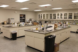 301 James Record Rd SW, Huntsville, AL à louer Photo intérieure– Image 2 sur 14