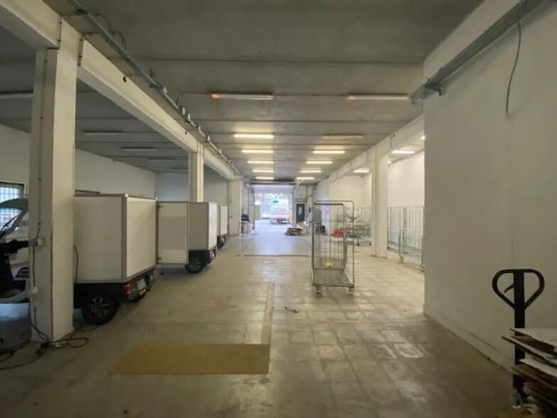 Local d’activités dans Nanterre à louer - Photo intérieure – Image 1 sur 4