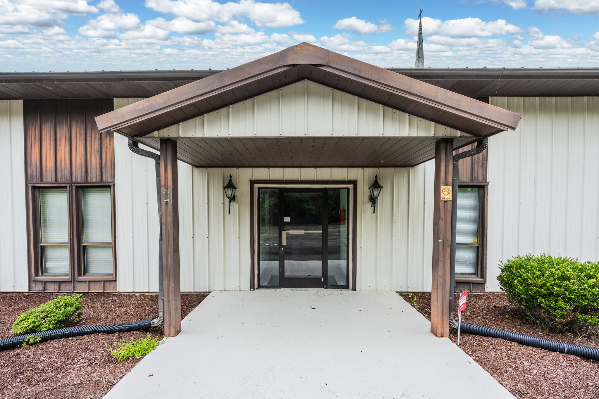 7232 Whitsett Park Rd, Whitsett, NC à louer Photo principale– Image 1 sur 28