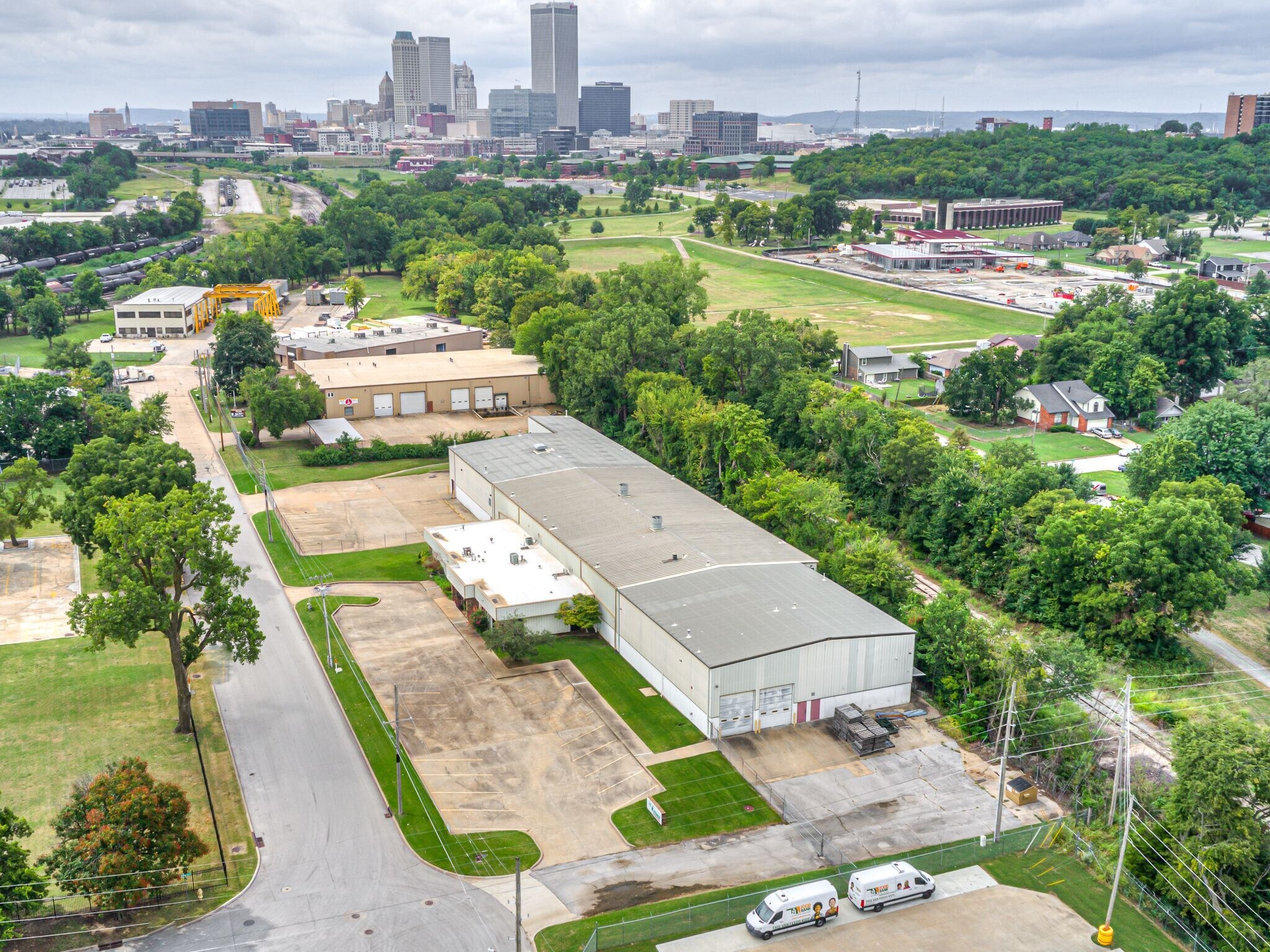 1150 N Iroquois Ave, Tulsa, OK à louer Photo de l’immeuble– Image 1 sur 12