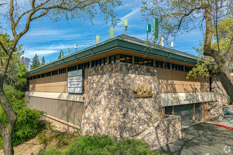 4944 Sunrise Blvd, Fair Oaks, CA à vendre - Photo de l’immeuble – Image 1 sur 15