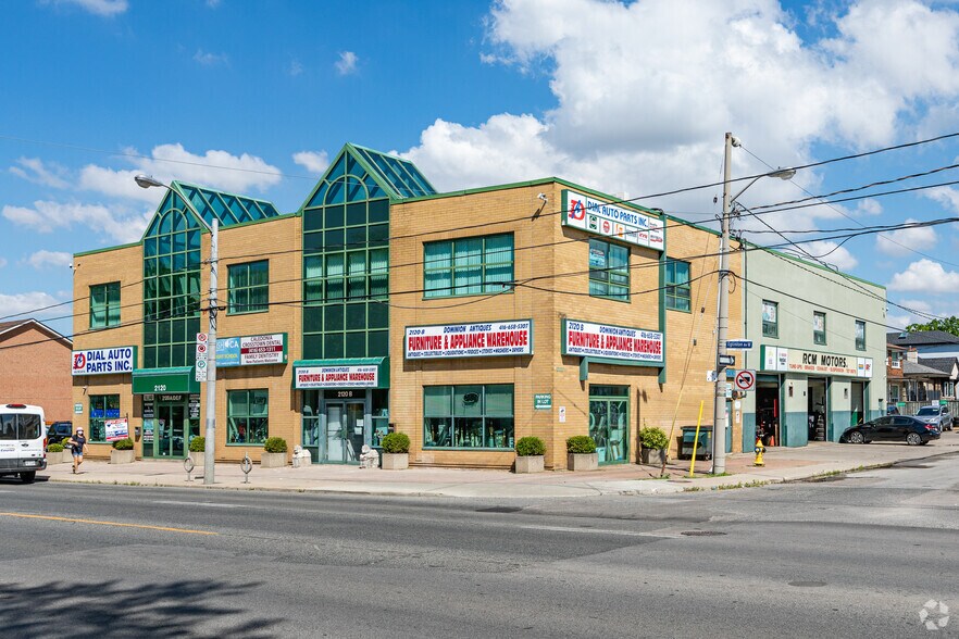 2120 Eglinton Ave W, Toronto, ON à louer - Photo de l’immeuble – Image 2 sur 54