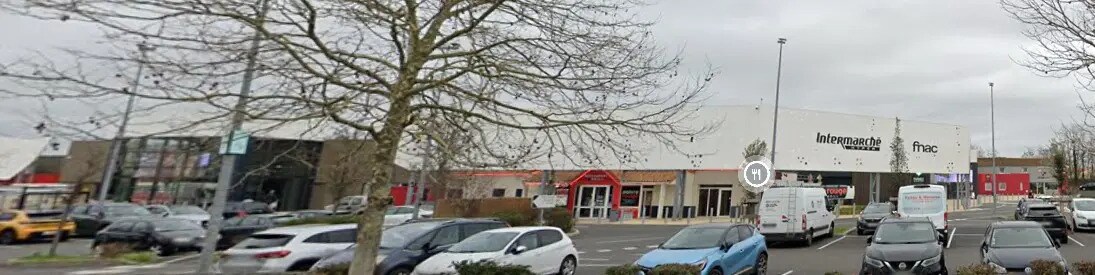 Local commercial dans Rochefort à louer Photo de l’immeuble– Image 1 sur 4