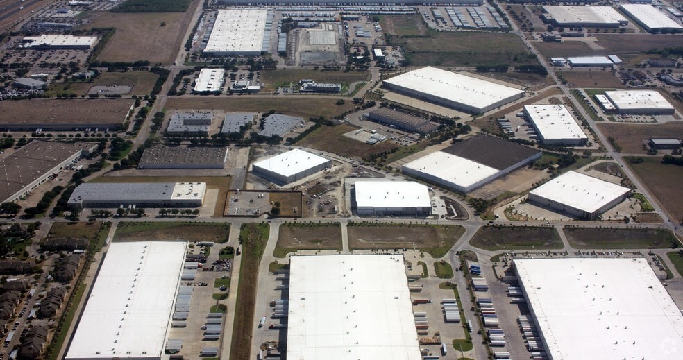 9175 Autobahn Dr, Dallas, TX à louer - Aérien – Image 3 sur 6