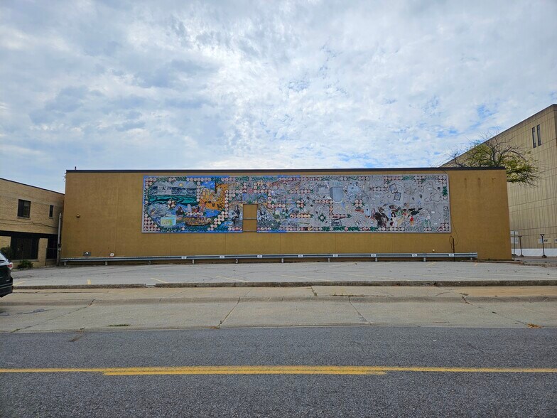 308 S Washington Ave, Saginaw, MI à louer - Photo de l’immeuble – Image 3 sur 12