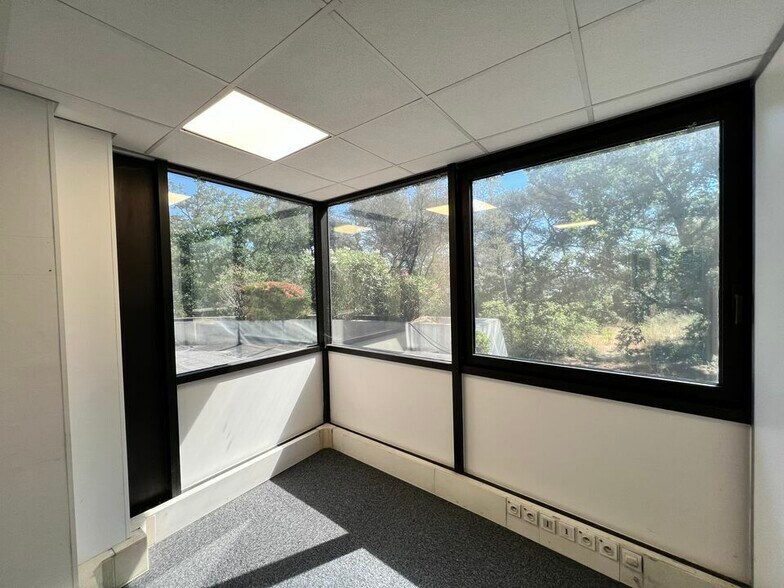 Bureau dans Valbonne à louer - Photo de l’immeuble – Image 2 sur 27