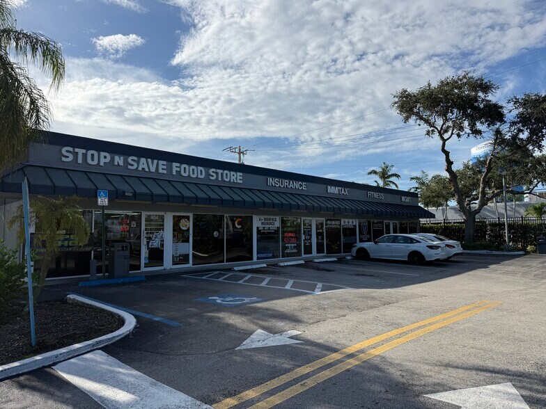 404-414 S Powerline Rd, Deerfield Beach, FL à louer - Photo de l’immeuble – Image 1 sur 8