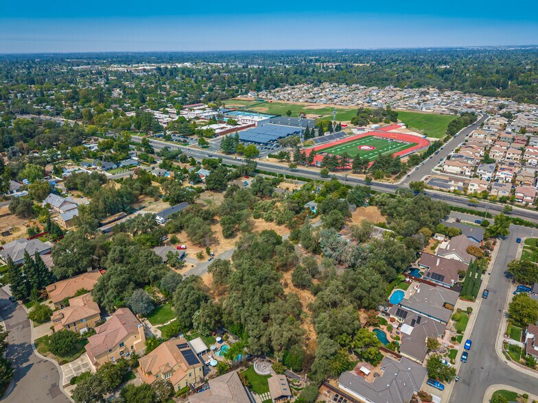 8452 Madison Ave, Fair Oaks, CA à vendre - Photo de l’immeuble – Image 3 sur 8